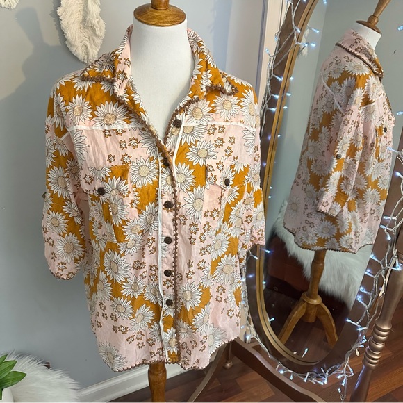 •nwt• Chasing Unicorns Brand New Day Safari Shirt - Picture 5 of 14